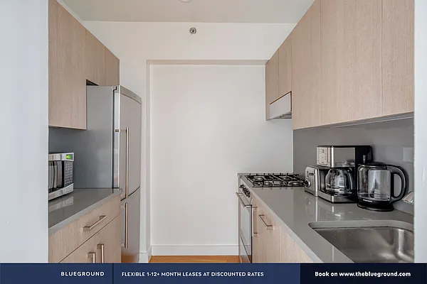 Rented by The Blueground | media 112