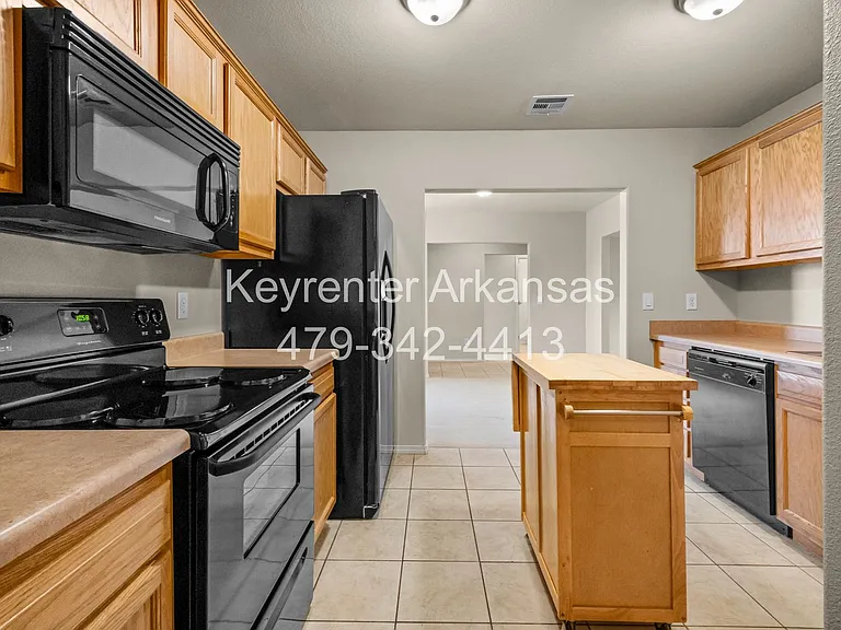 705 SW Crystal St — Photo 12