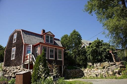 3rd image of 14 Highland St