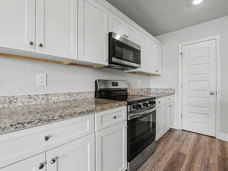 107 Mill St — Photo 13