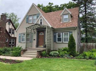 921 20th St SE, Cedar Rapids, IA 52403