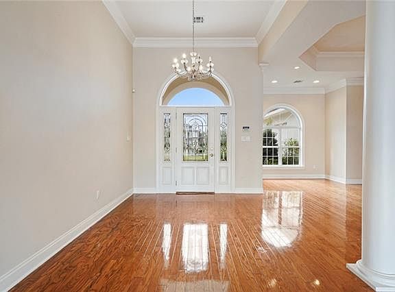 5th image of 37 Turnberry Dr