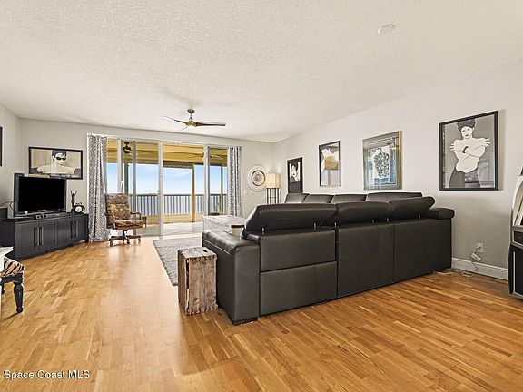 4th image of 104 Riverside Dr APT 602