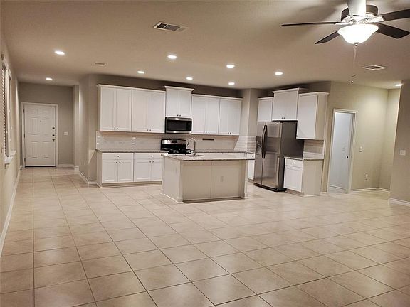 3rd image of 10804 Mickelson Dr