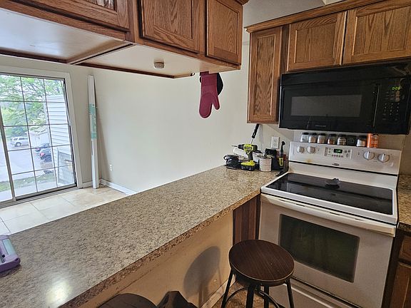 5th image of 615 Burnsville Pkwy E