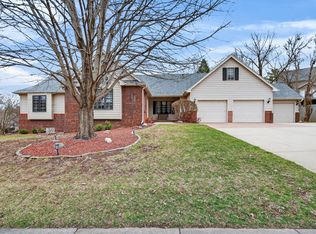 204 S 32nd St, West Des Moines, IA 50265