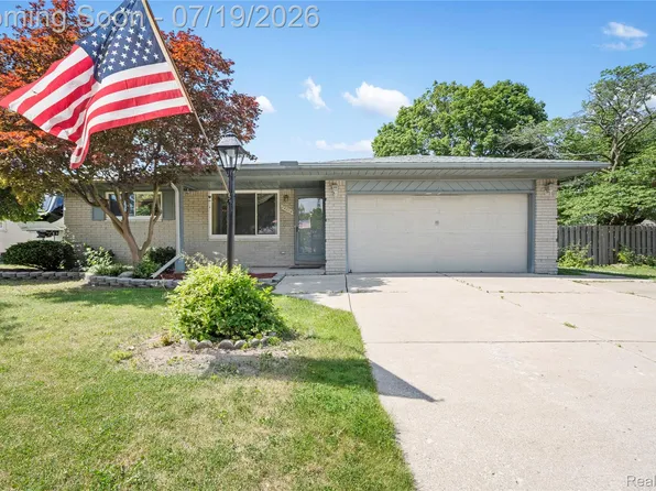 24208 Cambridge St, Woodhaven, MI 48183