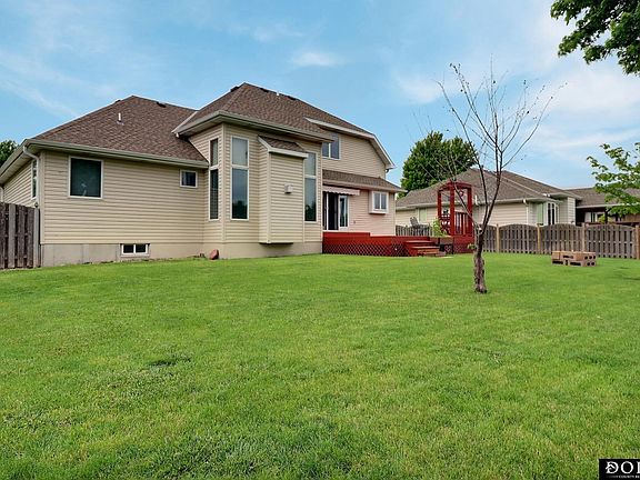 3rd image of 2750 Park Place Dr