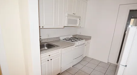 Rented by Manhattan Realty Group