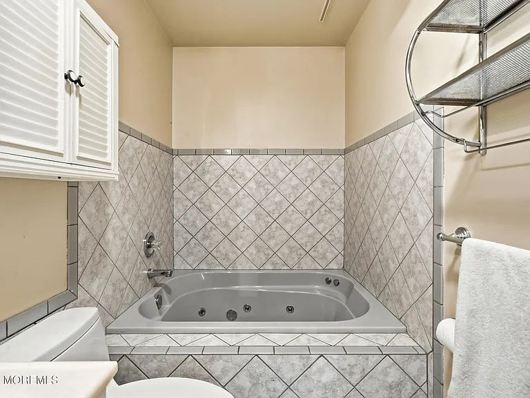 470 Monmouth Pl — Photo 44