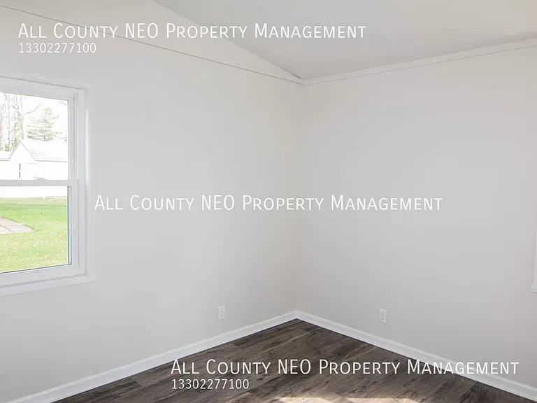 2470 Center Ave — Photo 8
