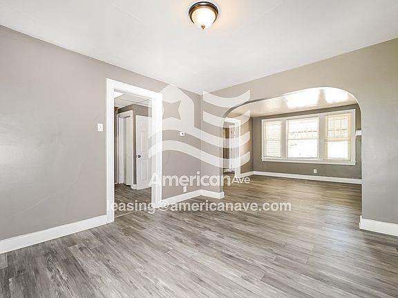 907638_004_living_room_13830408.jpg