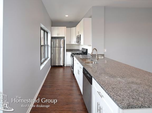 2nd image of 1057 W Grand Ave #U3n