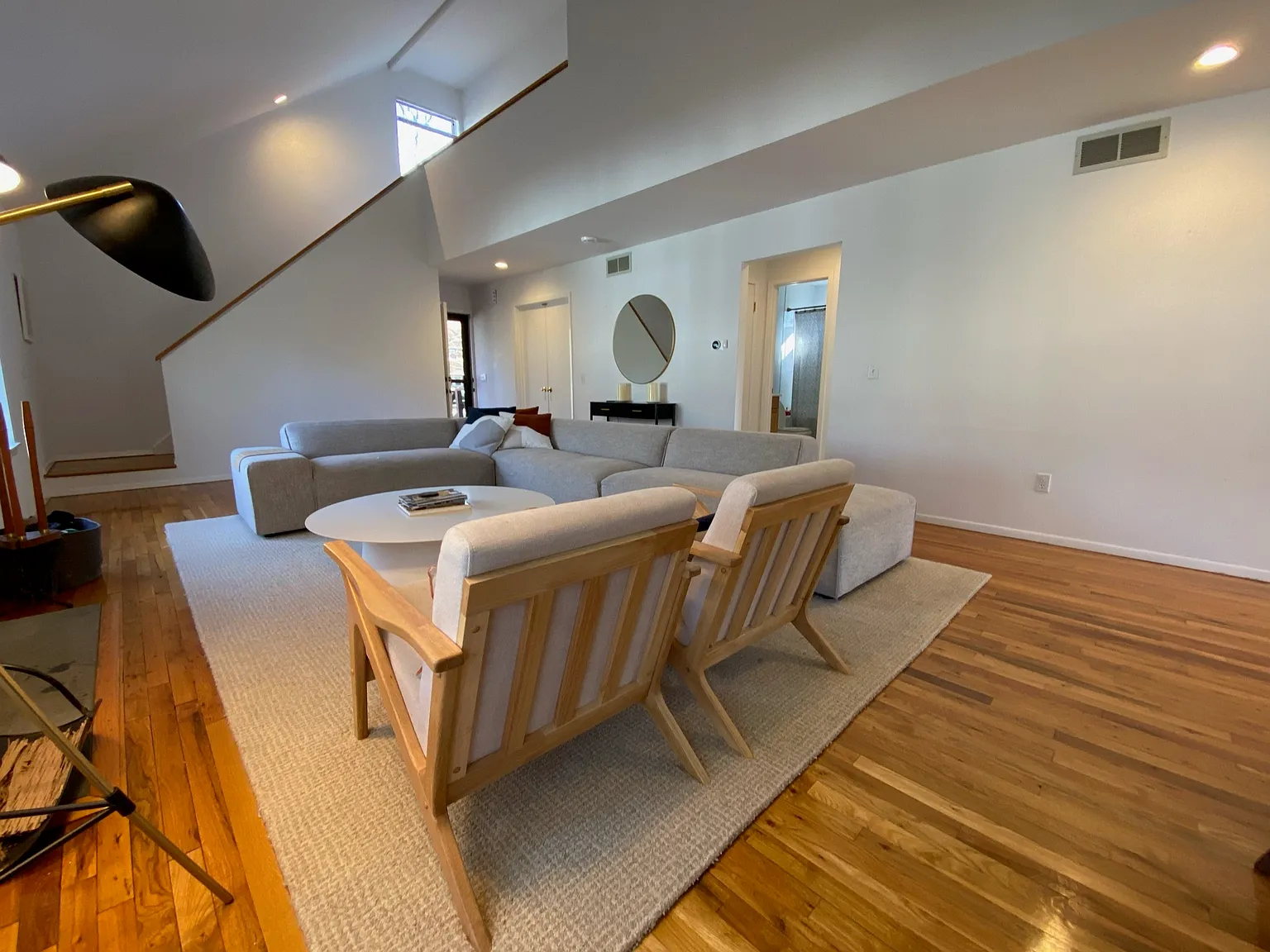 3 Bedroom Home with Pool In Lion Head Community — Photo 4