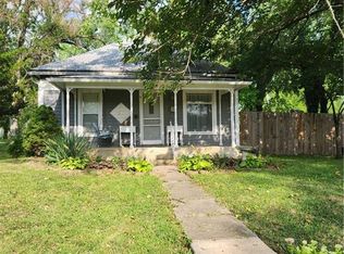 715-711 S Buckeye St, Iola, KS 66749