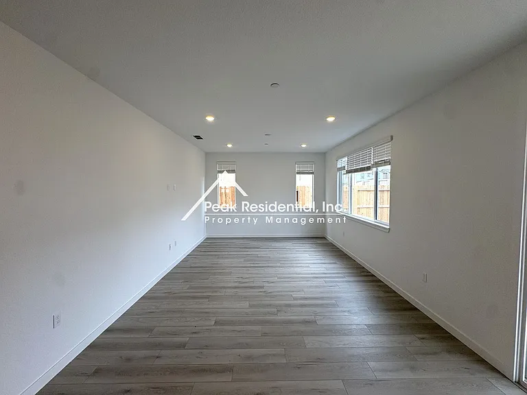 12640 Hereford Ave — Photo 6