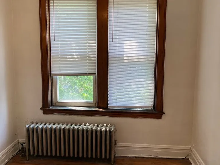 4824 W Addison St — Photo 11
