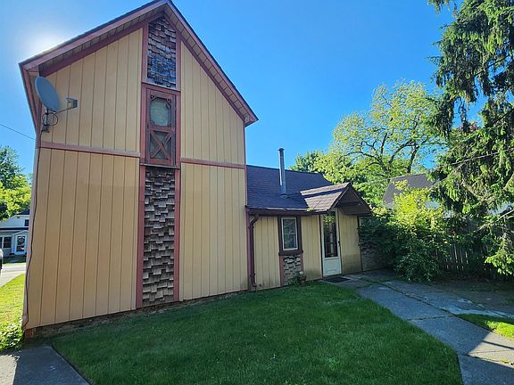 2nd image of 73385 Floral St