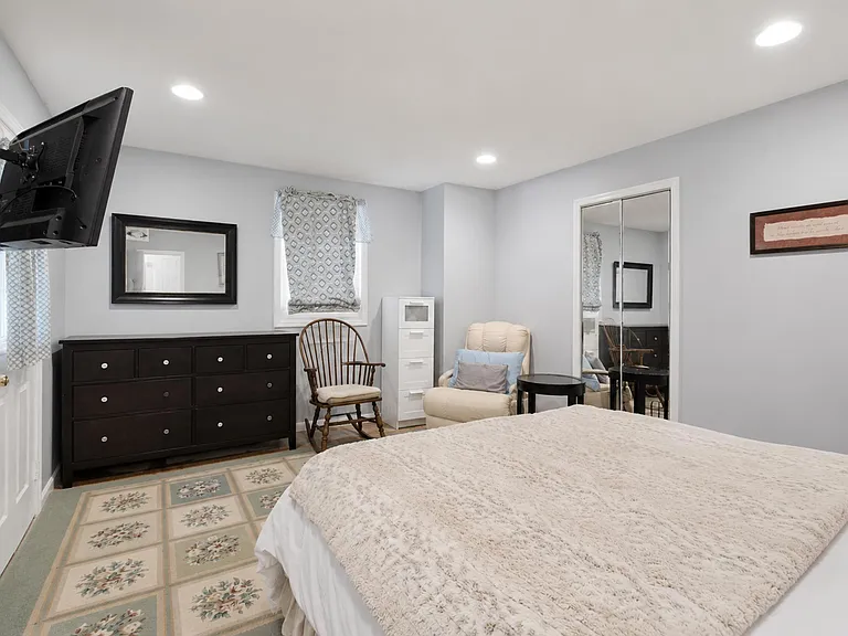 7 Idlewild Ave #B — Photo 12