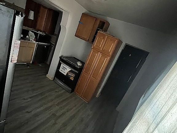 5th image of 1218 Sanford St