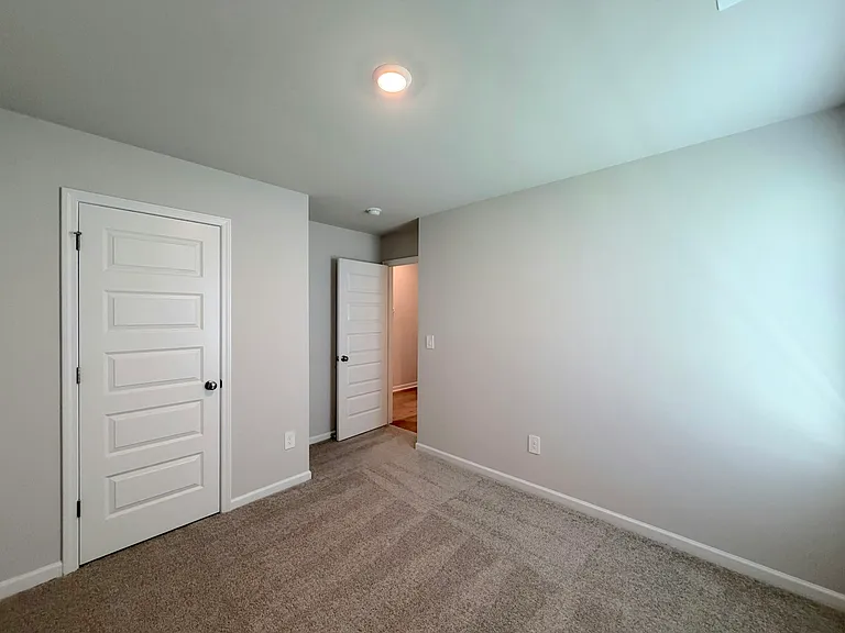 128 Challenger Way — Photo 35