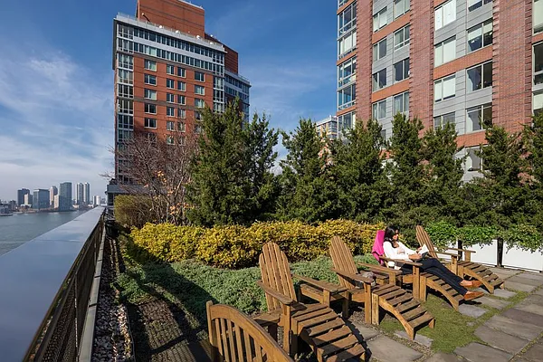 Rented by The Albanese Organization | media 5