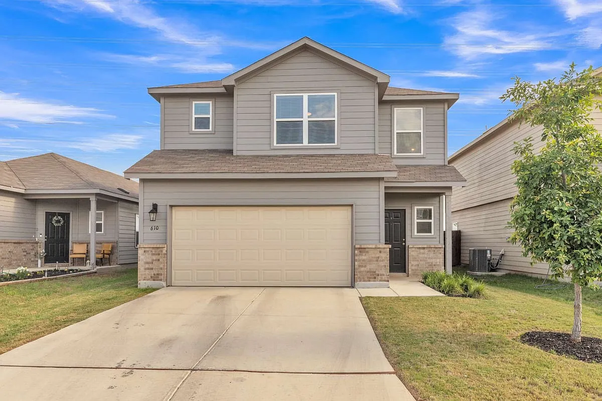 610 Pleasanton Way — Photo 2