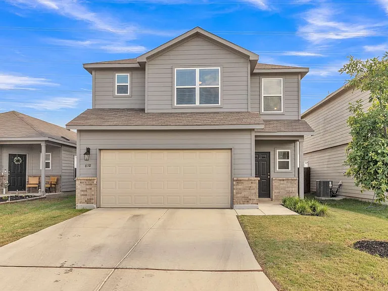 610 Pleasanton Way — Photo 2