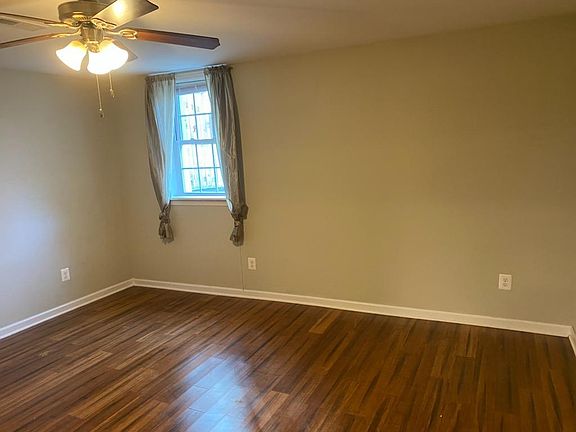 5th image of 15621 Neath Dr