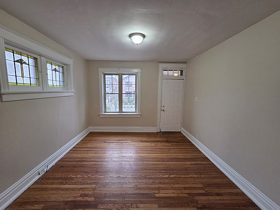 3rd image of 3143 Halliday Ave