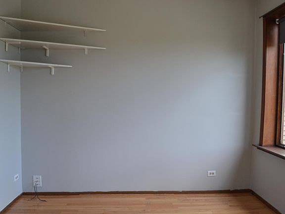 5th image of 912 N Western Ave #3F