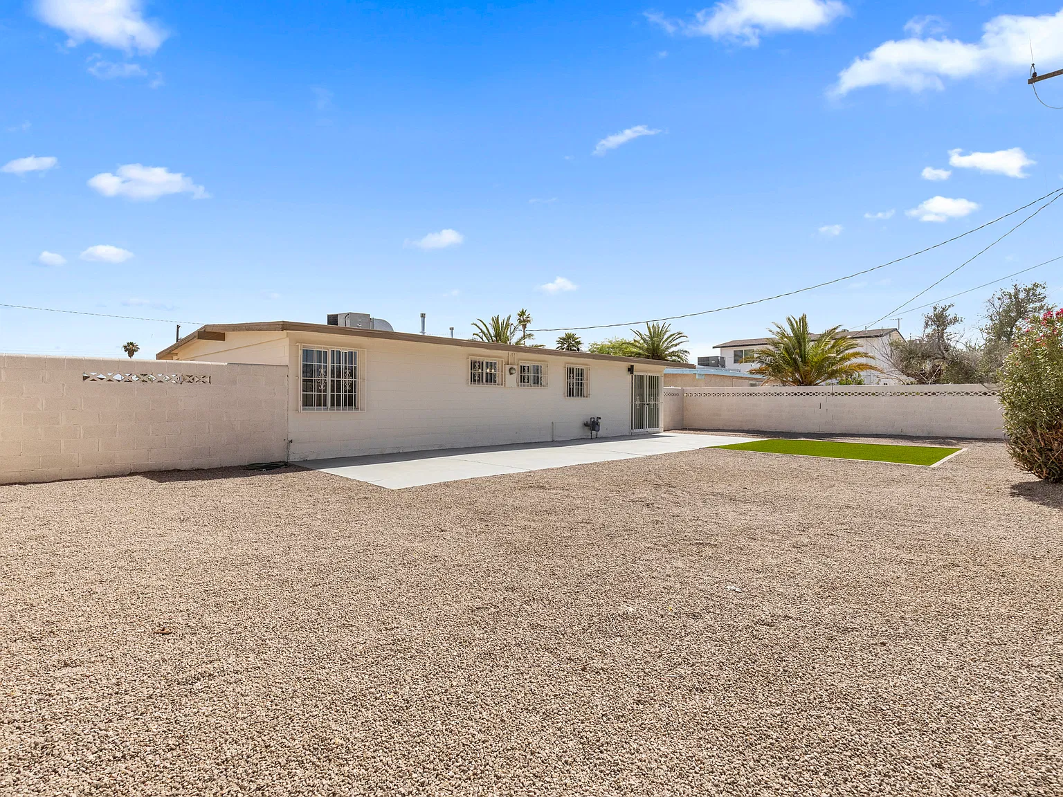 3 bed, 1205 sqft, $2,050 — Photo 3