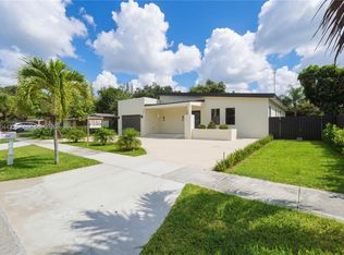 131 Miami Gardens Rd, Hollywood, FL 33023