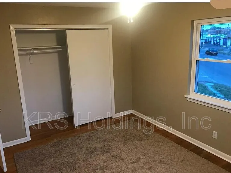 3320 Lyons Ave #B — Photo 3