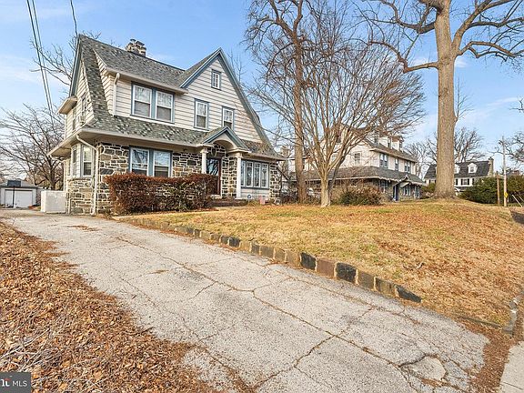 3rd image of 3765 Highland Ave