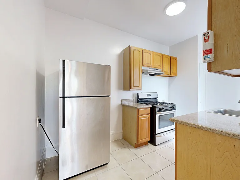 626 Powell St #501 — Photo 3