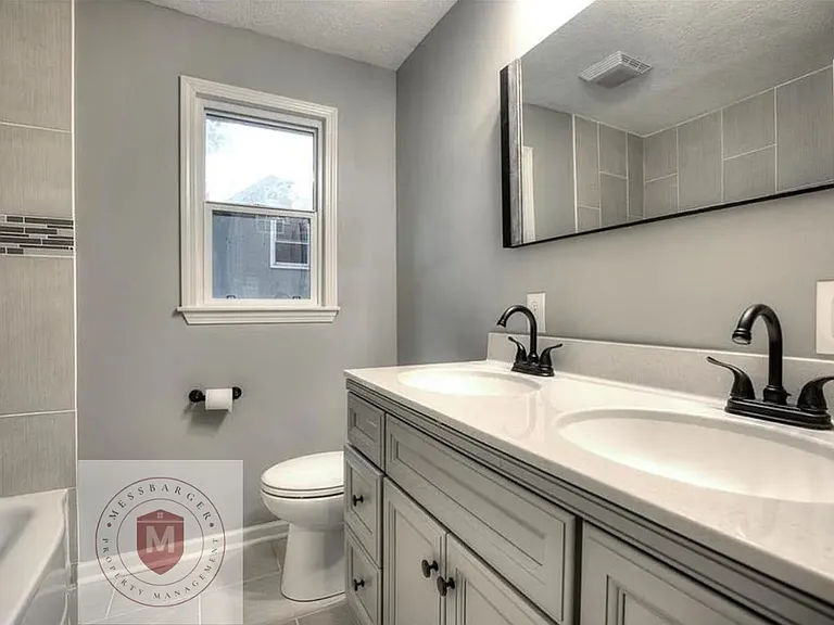 2501 W 75th Pl — Photo 15