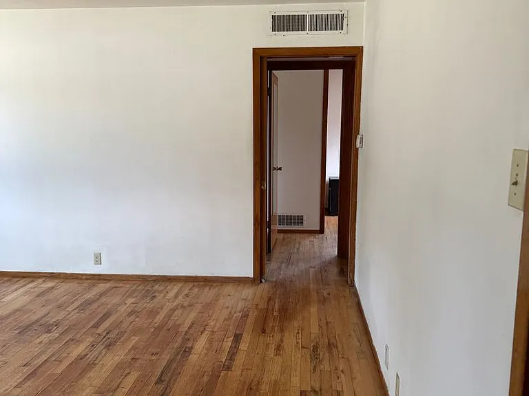 260 Cavalier Dr — Photo 8