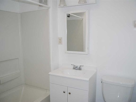 4th image of 25 N 12th St #2