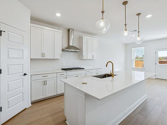 7th image of this home