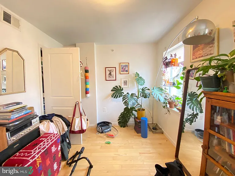 2031 E Susquehanna Ave #3 — Photo 6