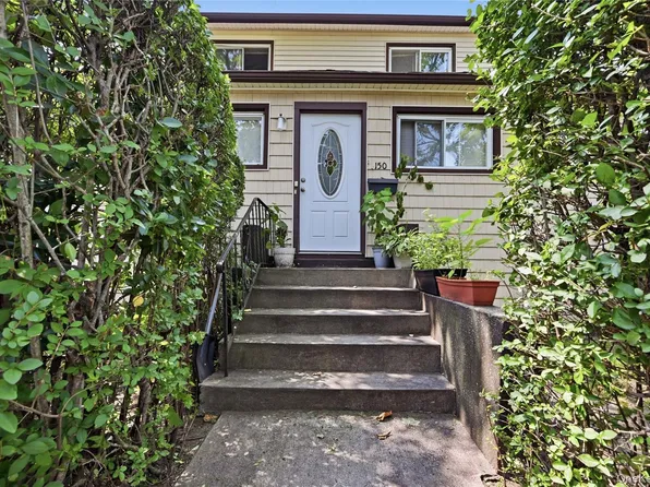 150 S 4th St, Bethpage, NY 11714