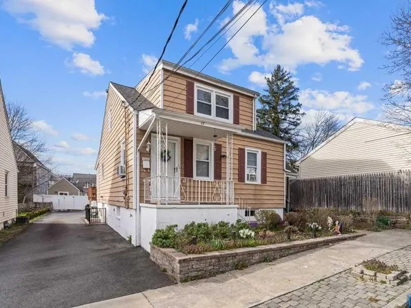 17-1 Lewis Pl, Totowa, NJ 07512