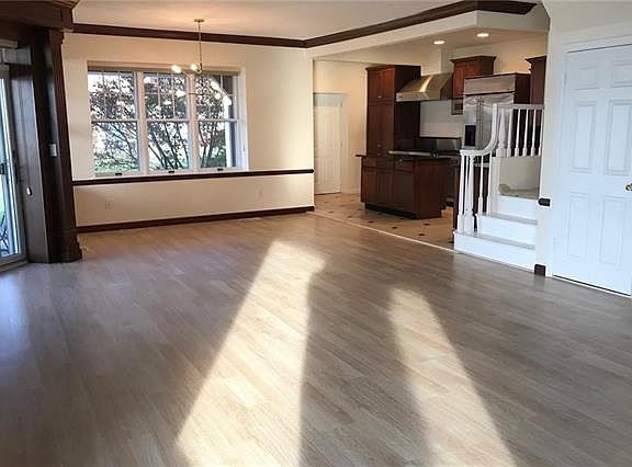 4th image of 407 Half Moon Bay Dr