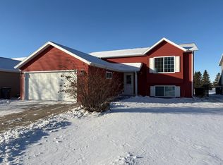 3127 30th St S, Moorhead, MN 56560
