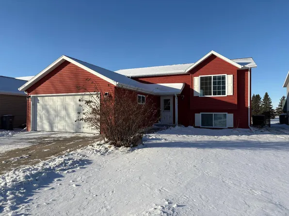 3127 30th St S, Moorhead, MN 56560