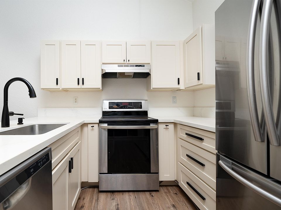 1st image of 15 Kulanihakoi St APT 14F