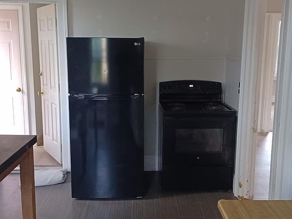 3rd image of 61 Orchard St #1