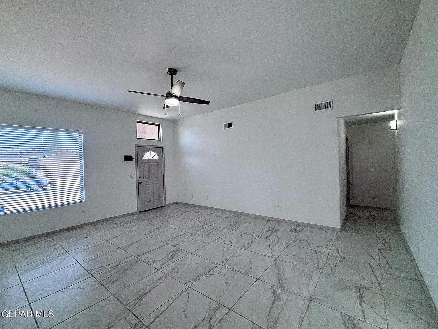 4 bed, 2.0 bath, 1654 sqft, $2,095 — Photo 4