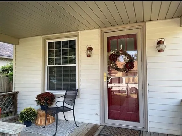 1010 N 8th St, Leavenworth, KS 66048